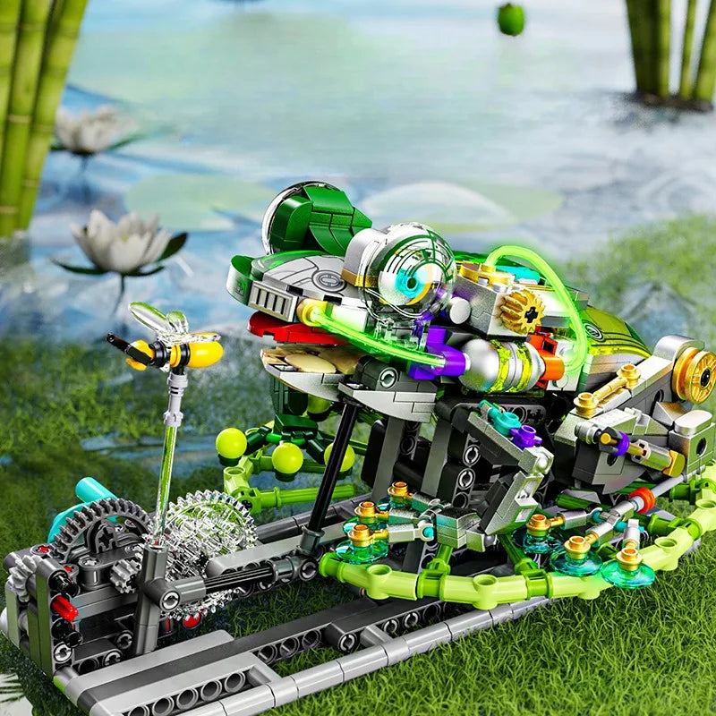 Mechanical Frog Building Block Set - 898 Piece STEM Model